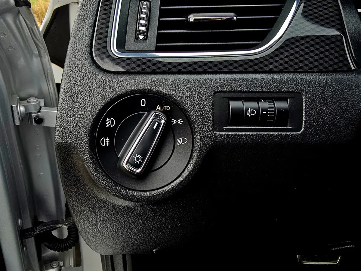 1.0 TSI Greentech Clever - 110 Pk - Euro 6 - AUTOMAAT - Navi - PDC V+A
