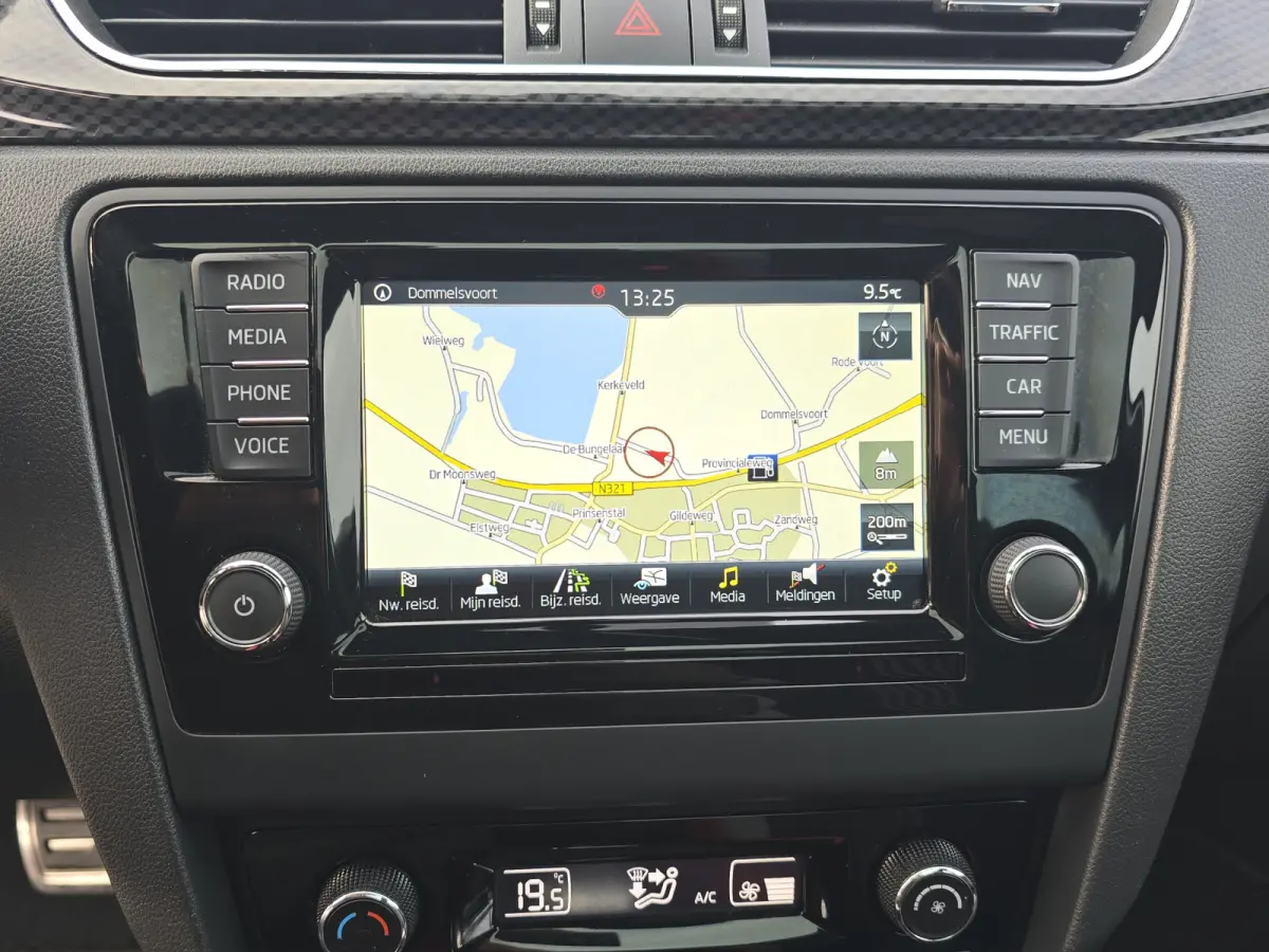 1.0 TSI Greentech Clever - 110 Pk - Euro 6 - AUTOMAAT - Navi - PDC V+A
