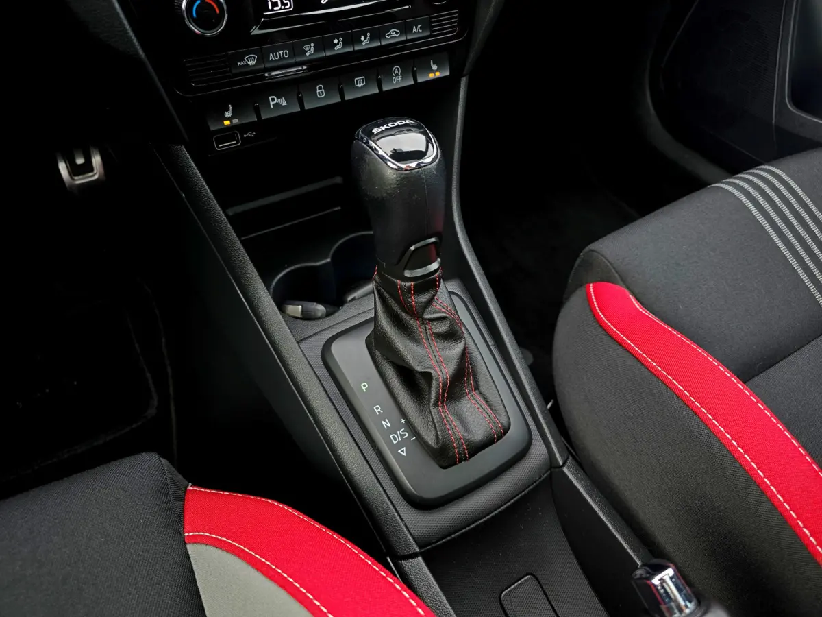 1.0 TSI Greentech Clever - 110 Pk - Euro 6 - AUTOMAAT - Navi - PDC V+A