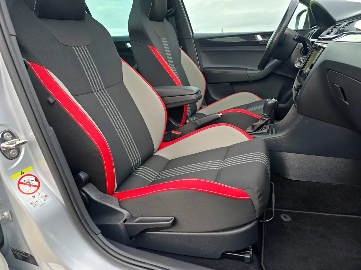 1.0 TSI Greentech Clever - 110 Pk - Euro 6 - AUTOMAAT - Navi - PDC V+A