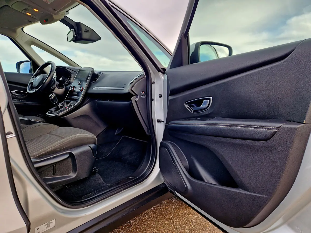 1.5 dCi Intens 7p. - 110 Pk - Euro 6 - Navi - Airco - Cruise Control