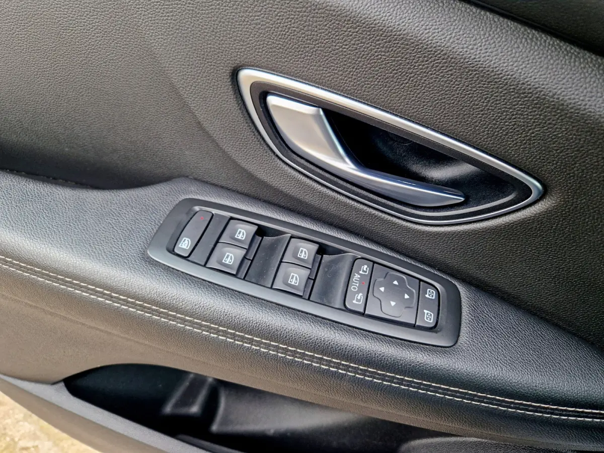 1.5 dCi Intens 7p. - 110 Pk - Euro 6 - Navi - Airco - Cruise Control
