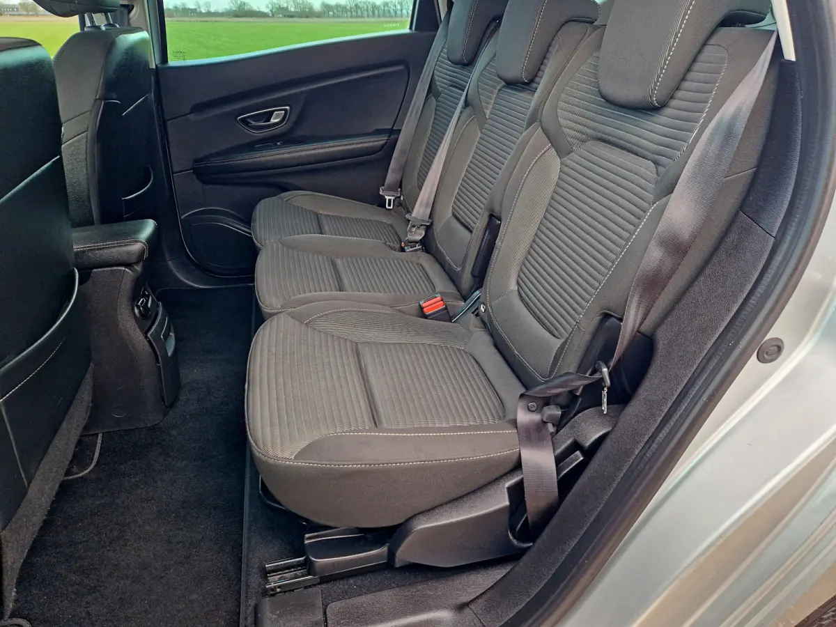 1.5 dCi Intens 7p. - 110 Pk - Euro 6 - Navi - Airco - Cruise Control