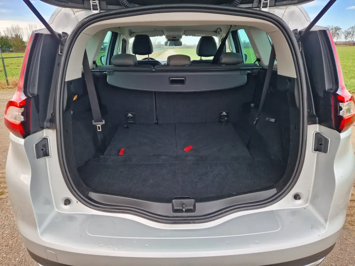 1.5 dCi Intens 7p. - 110 Pk - Euro 6 - Navi - Airco - Cruise Control
