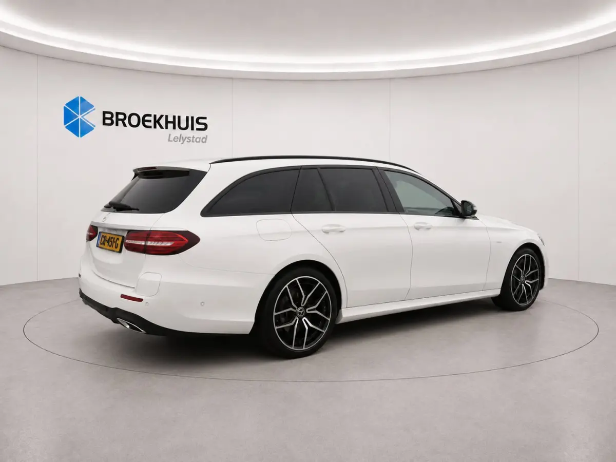 300 e 319PK AMG-LINE AUTOMAAT NAVI / LEDER / CLIMA / FULL-LED / PDC / 19" LMV / CAMERA / KEYLESS / PANO. DAK / PARELMOER / ELEK. TREKHAAK !!