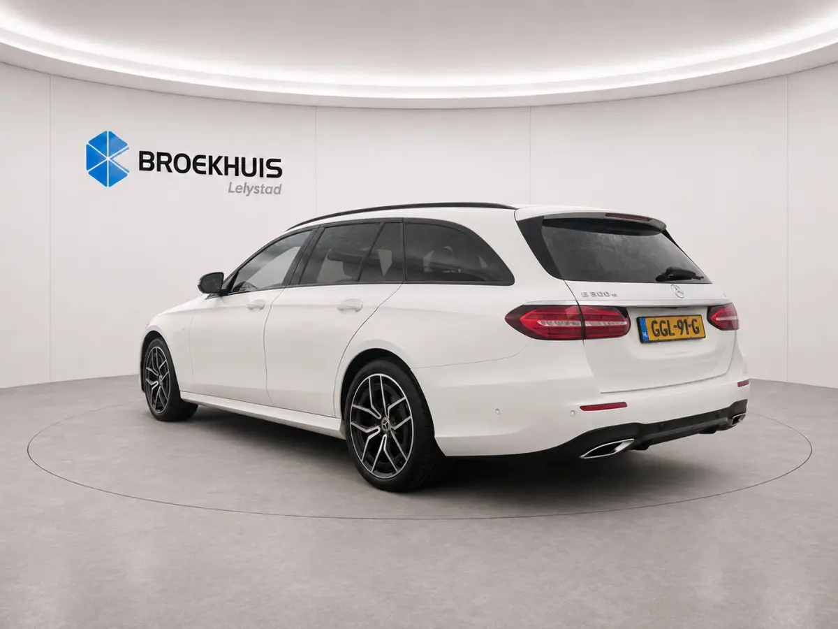 300 e 319PK AMG-LINE AUTOMAAT NAVI / LEDER / CLIMA / FULL-LED / PDC / 19" LMV / CAMERA / KEYLESS / PANO. DAK / PARELMOER / ELEK. TREKHAAK !!