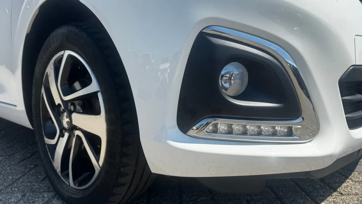1.0 E-VTI 72PK 5-DRS ALLURE / NAVI / CLIMA / LED / 15" LMV / CAMERA / BLUETOOTH / PACK STYLE !!
