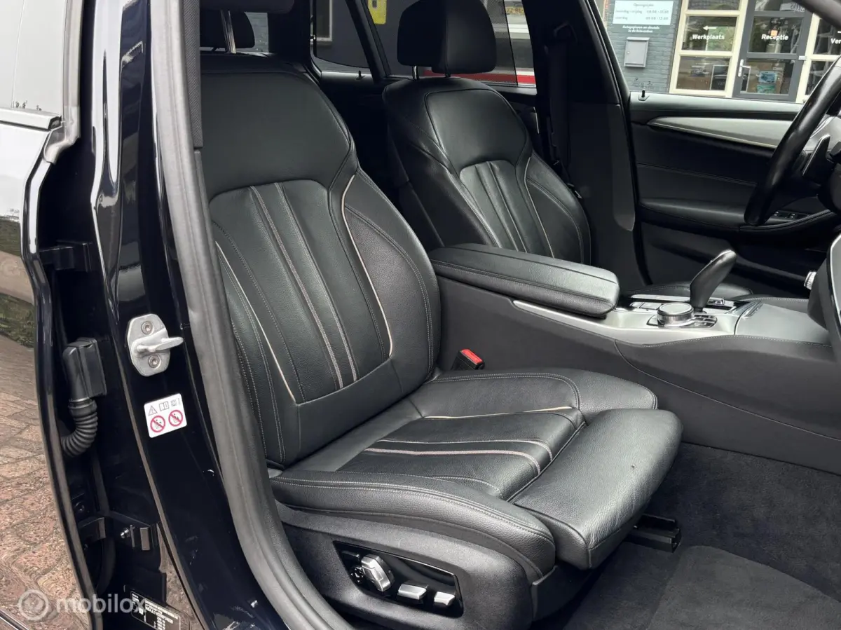 520i High Executive / M-Pakket / Pano / Head-up / Trekhaak /