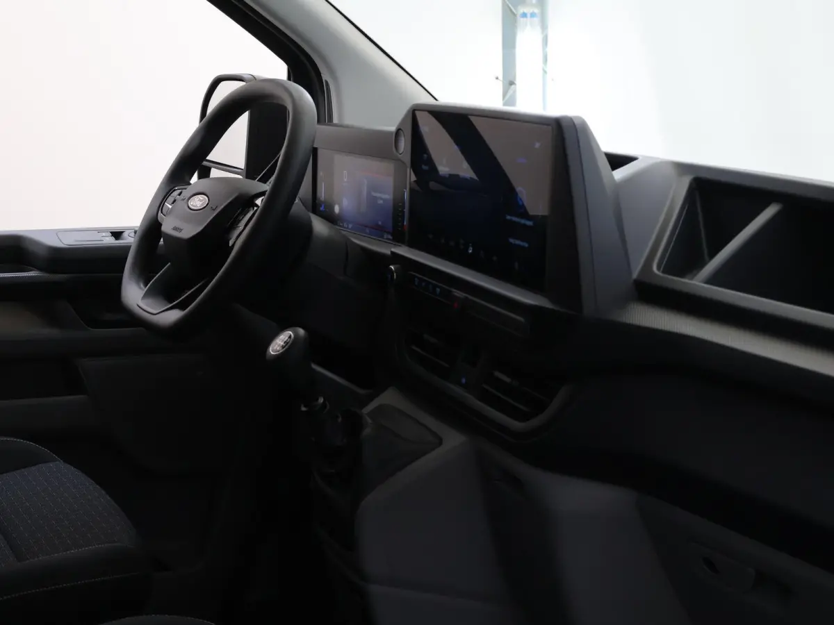 320 | 2.0 TDCI | L2 H1 | TREND | PARKEERCAMERA | APPLE CARPLAY | ANDROID AUTO | 3-ZITS | CLIMATE CONTROL | VOORRUITVERWARMING | CRUISE CONTROL | METALLIC LAK CHROME BLUE