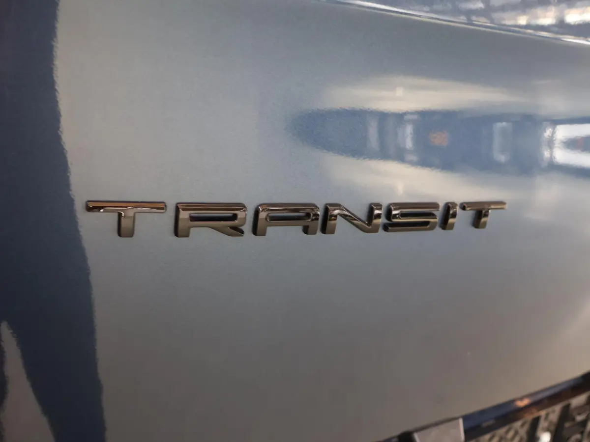 320 | 2.0 TDCI | L2 H1 | TREND | PARKEERCAMERA | APPLE CARPLAY | ANDROID AUTO | 3-ZITS | CLIMATE CONTROL | VOORRUITVERWARMING | CRUISE CONTROL | METALLIC LAK CHROME BLUE