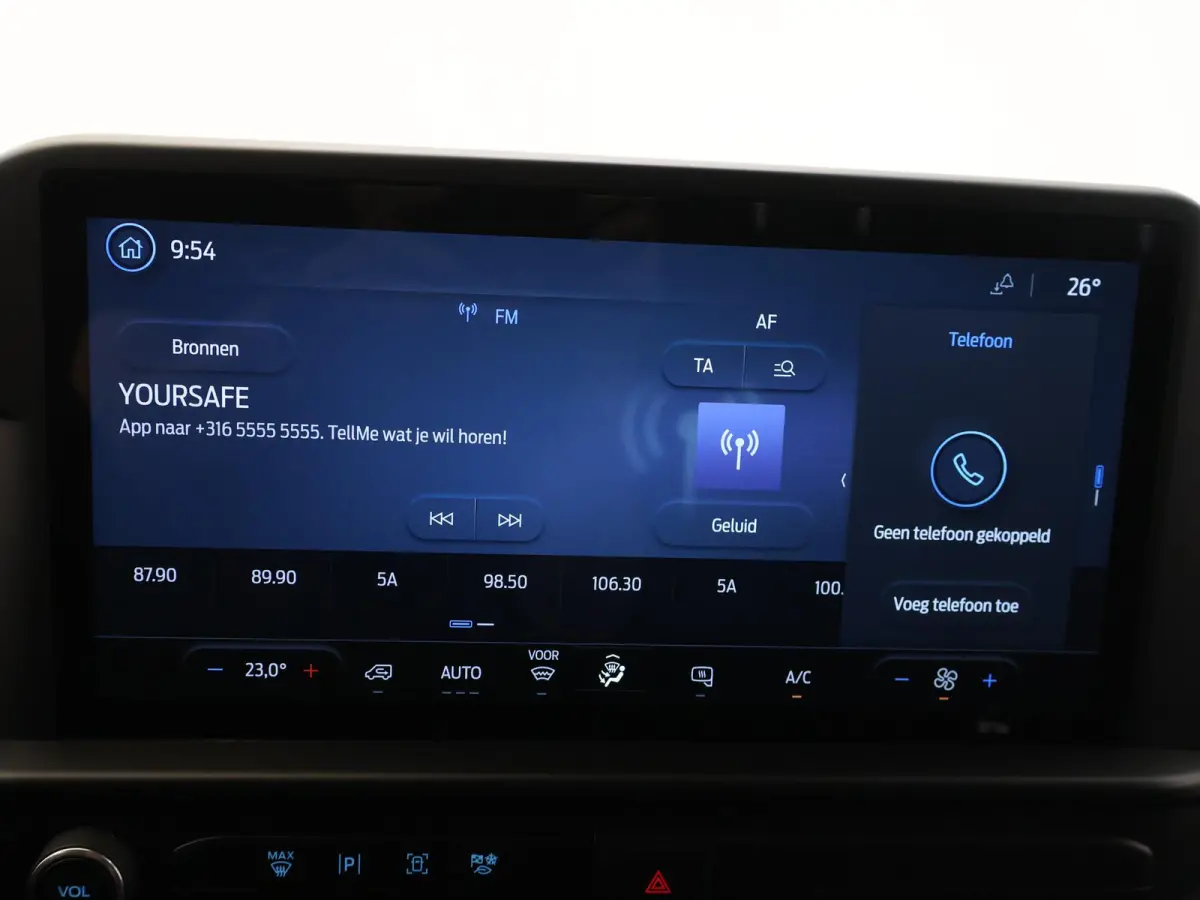 320 | 2.0 TDCI | L2 H1 | TREND | PARKEERCAMERA | APPLE CARPLAY | ANDROID AUTO | 3-ZITS | CLIMATE CONTROL | VOORRUITVERWARMING | CRUISE CONTROL | METALLIC LAK CHROME BLUE