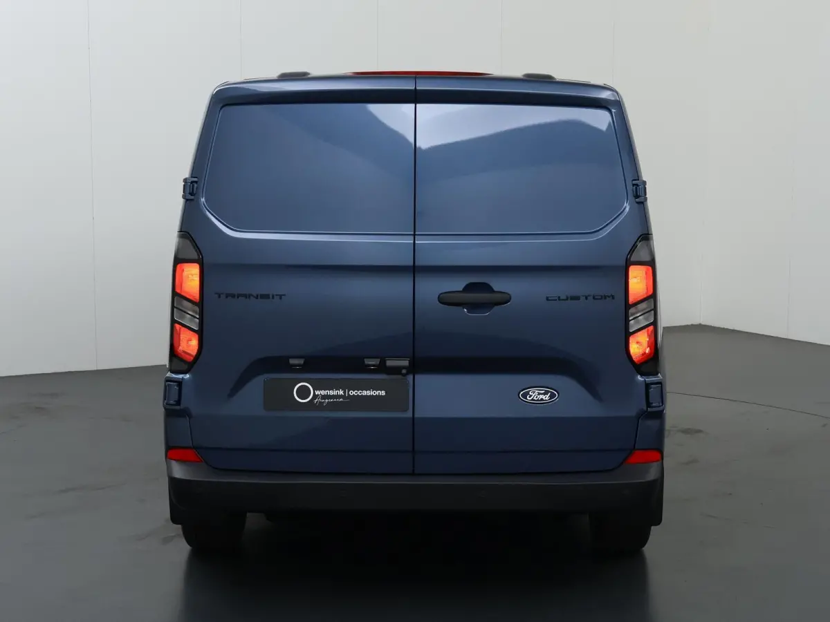 320 | 2.0 TDCI | L2 H1 | TREND | PARKEERCAMERA | APPLE CARPLAY | ANDROID AUTO | 3-ZITS | CLIMATE CONTROL | VOORRUITVERWARMING | CRUISE CONTROL | METALLIC LAK CHROME BLUE