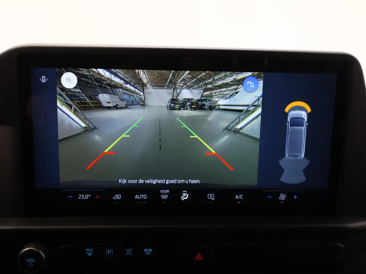 320 | 2.0 TDCI | L2 H1 | TREND | PARKEERCAMERA | APPLE CARPLAY | ANDROID AUTO | 3-ZITS | CLIMATE CONTROL | VOORRUITVERWARMING | CRUISE CONTROL | METALLIC LAK CHROME BLUE
