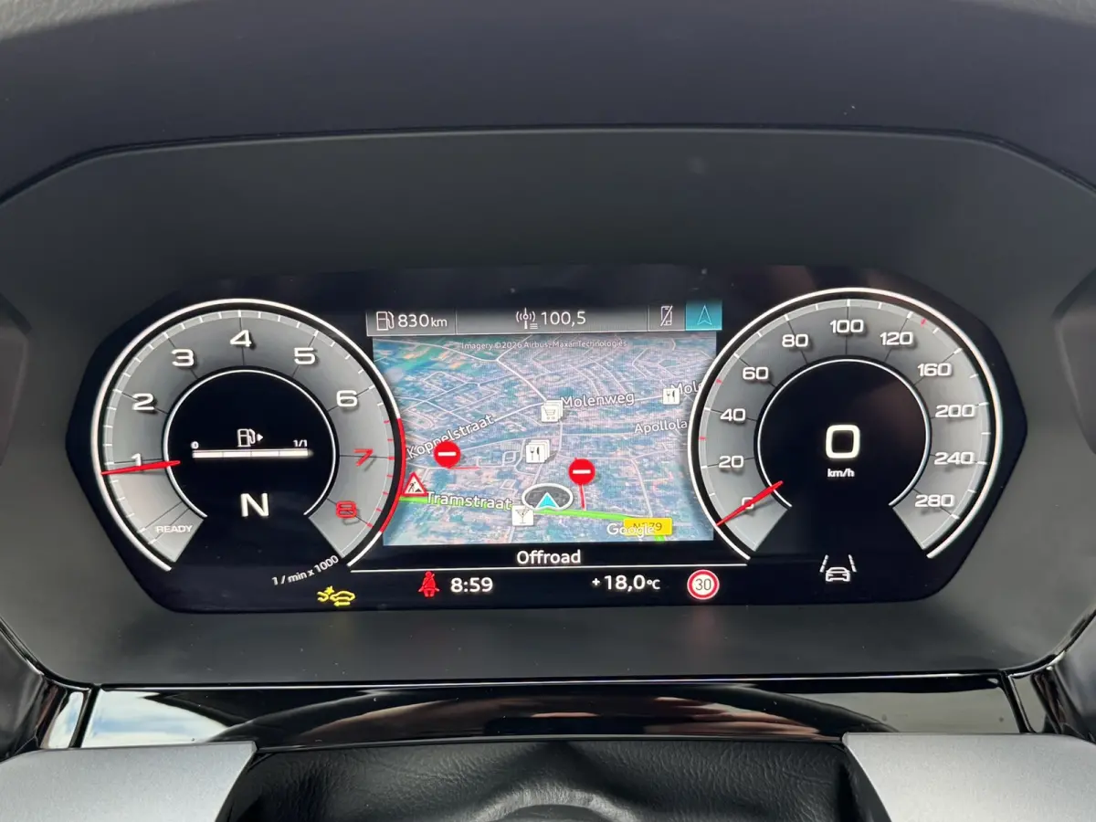 30 TFSI S-Line edition Automaat Achteruitrijcamera Navi Carplay All-Seasonbanden Clima S-line binnen en buiten