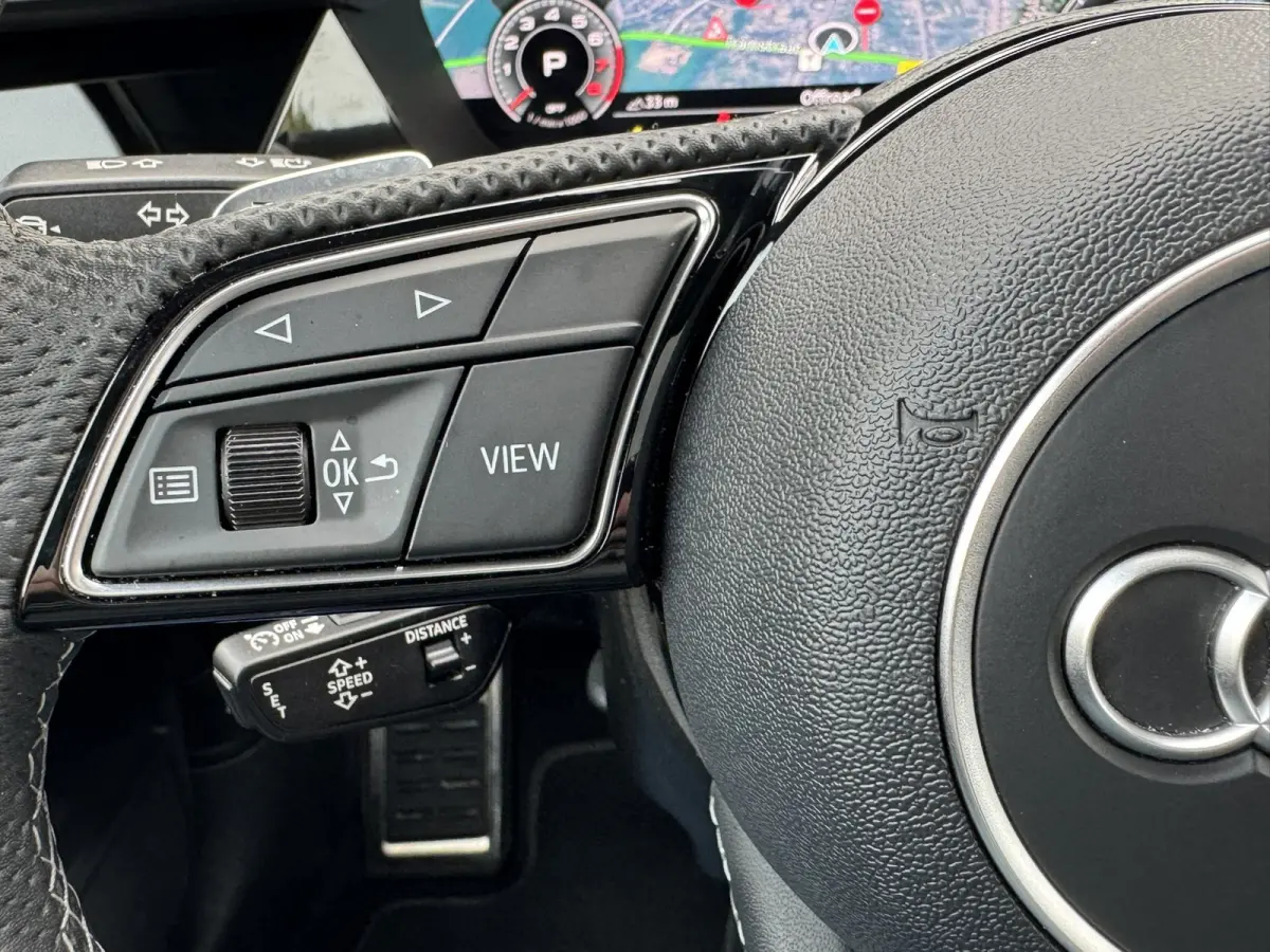 30 TFSI S-Line edition Automaat Achteruitrijcamera Navi Carplay All-Seasonbanden Clima S-line binnen en buiten
