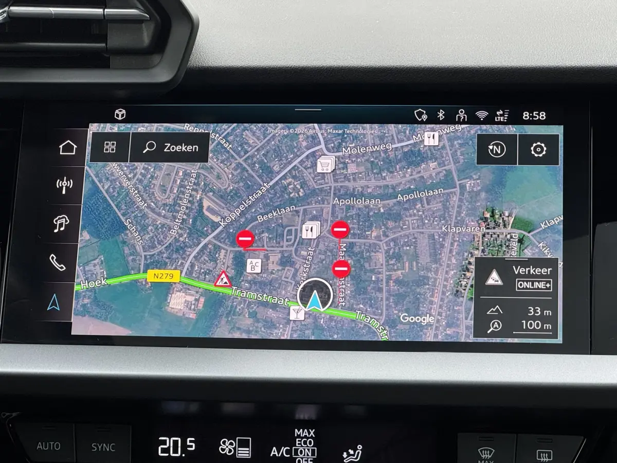 30 TFSI S-Line edition Automaat Achteruitrijcamera Navi Carplay All-Seasonbanden Clima S-line binnen en buiten