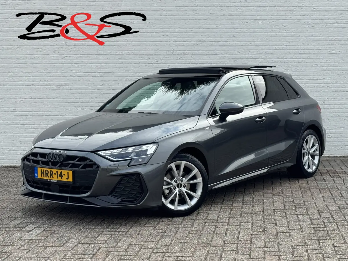 30 TFSI S-Line edition Automaat Achteruitrijcamera Navi Carplay All-Seasonbanden Clima S-line binnen en buiten