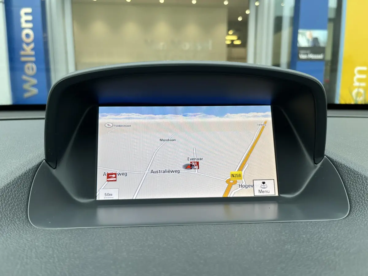 1.4 T Innovation | Climate Control | Cruise Control | Trekhaak | Achteruitrijcamera | Navigatie |