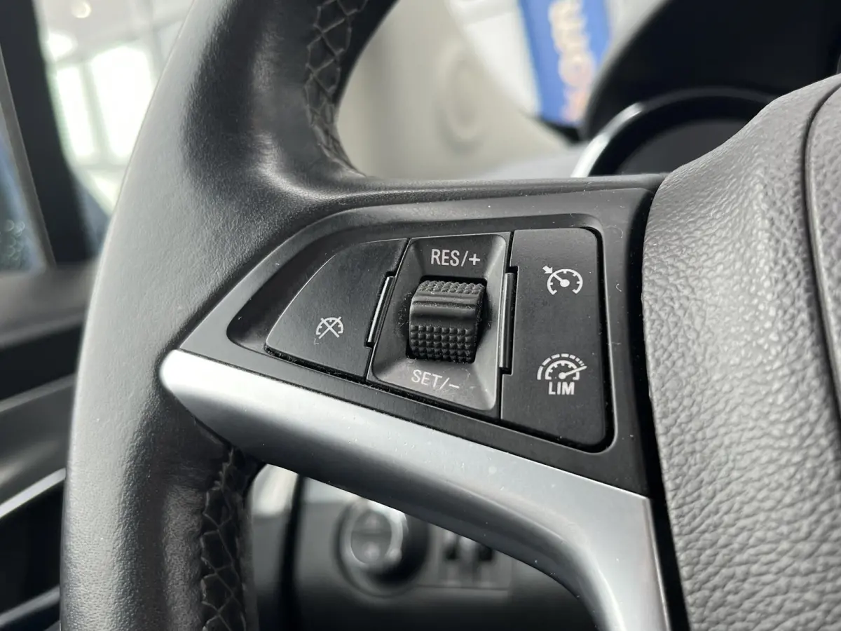 1.4 T Innovation | Climate Control | Cruise Control | Trekhaak | Achteruitrijcamera | Navigatie |