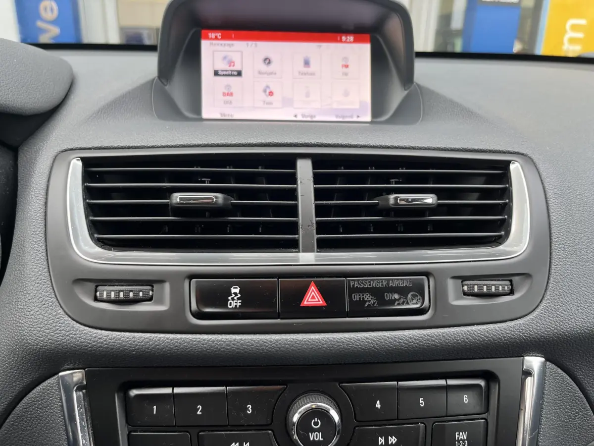 1.4 T Innovation | Climate Control | Cruise Control | Trekhaak | Achteruitrijcamera | Navigatie |