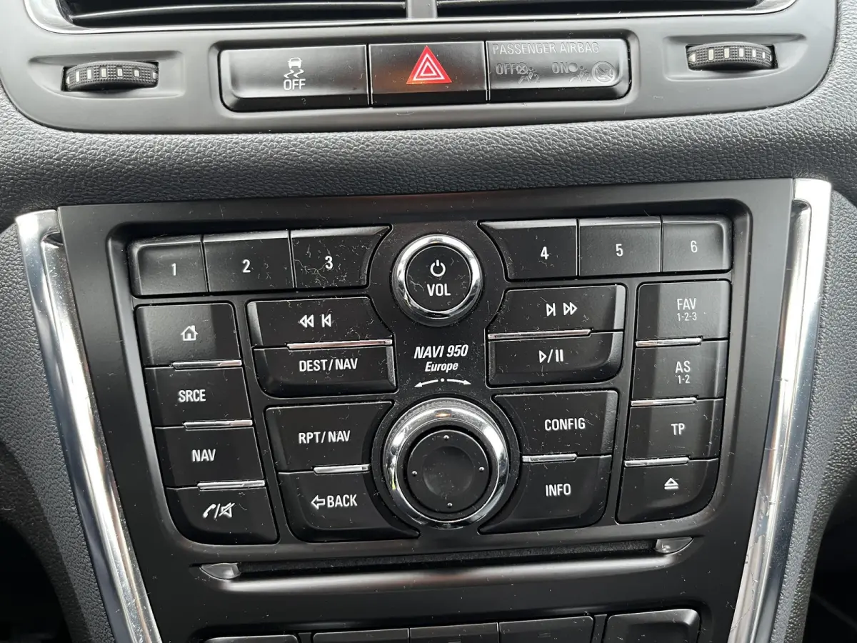1.4 T Innovation | Climate Control | Cruise Control | Trekhaak | Achteruitrijcamera | Navigatie |