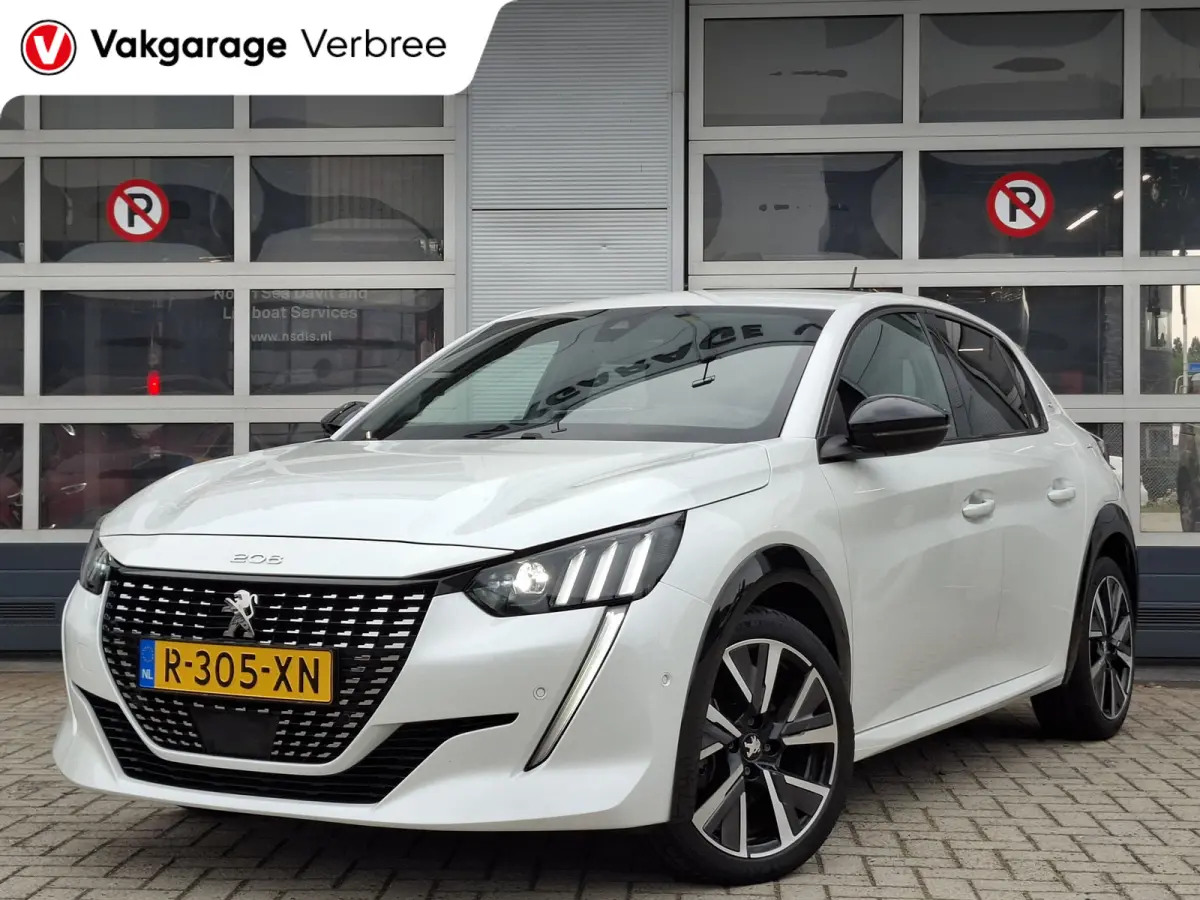 1.2 PureTech Allure Pack | Navigatie/Android/Apple Carplay | LM Velgen 16" | Cruise Control | Airco | LED Koplampen |