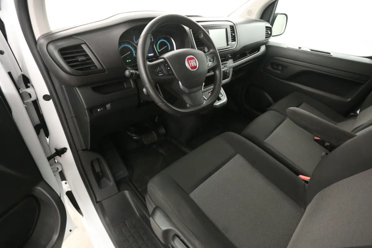 Fiat e-Scudo L2H1 75 kWh | Snelladen | SOH 96% | Airco | Camera | Cruise | 3 Zits | Trekhaak | Carplay