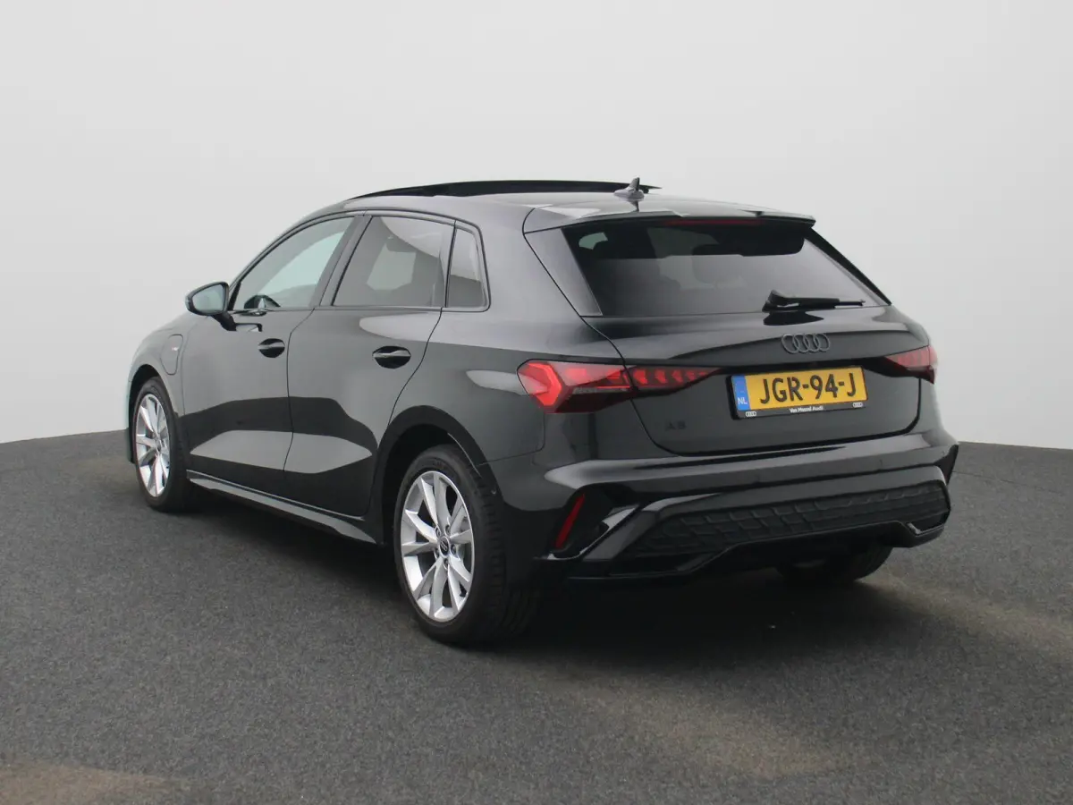 40 TFSI e S edition 204 PK| Orgineel Nederlands | 1e Eigenaar | Panoramadak | Achteruitrijcamera | Sfeerverlichting |