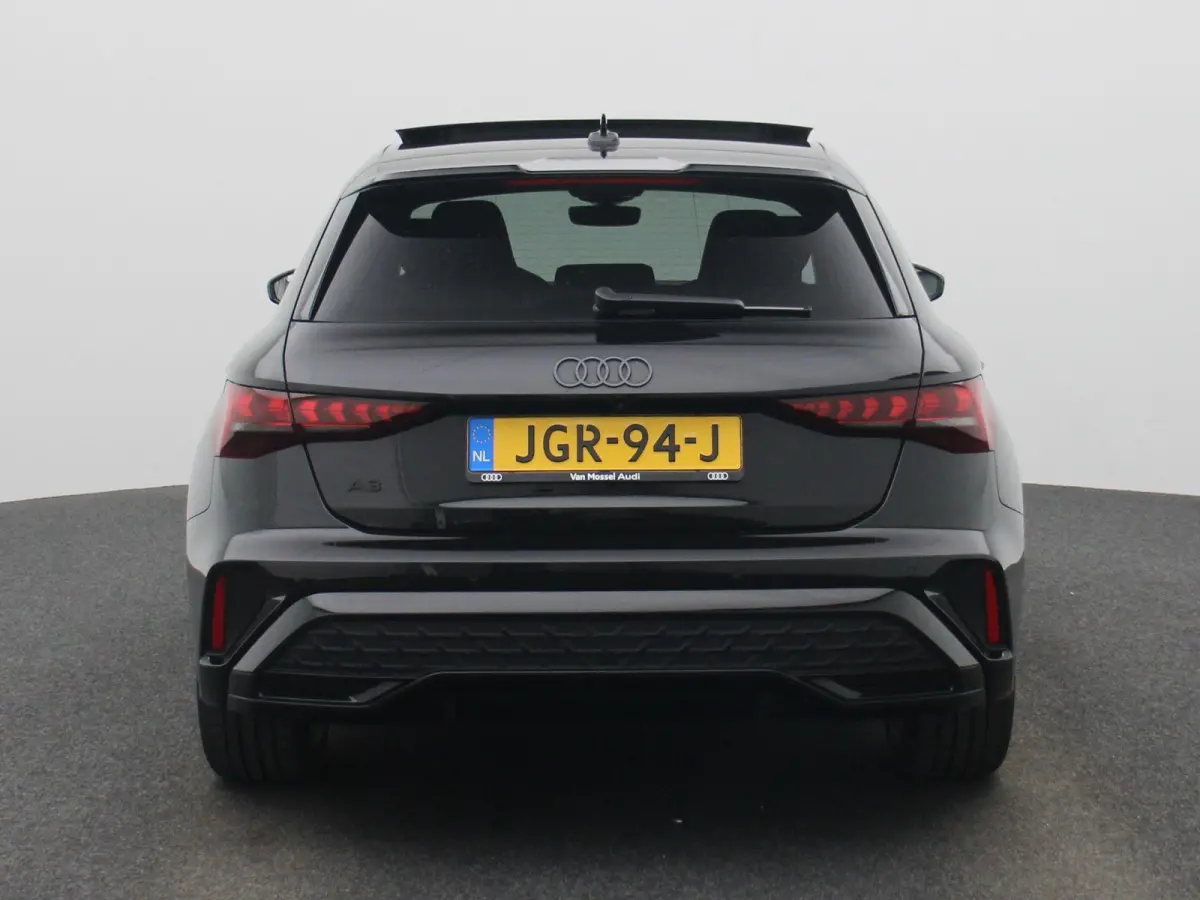 40 TFSI e S edition 204 PK| Orgineel Nederlands | 1e Eigenaar | Panoramadak | Achteruitrijcamera | Sfeerverlichting |
