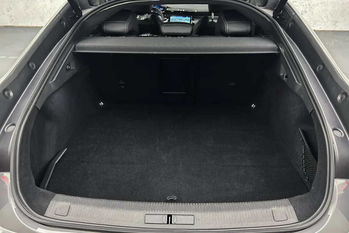 | KLH-01-N | 225 pk 1.6 Plug-in Hybrid | Draadloos Carplay | Adaptive Cruise | Camera rondom