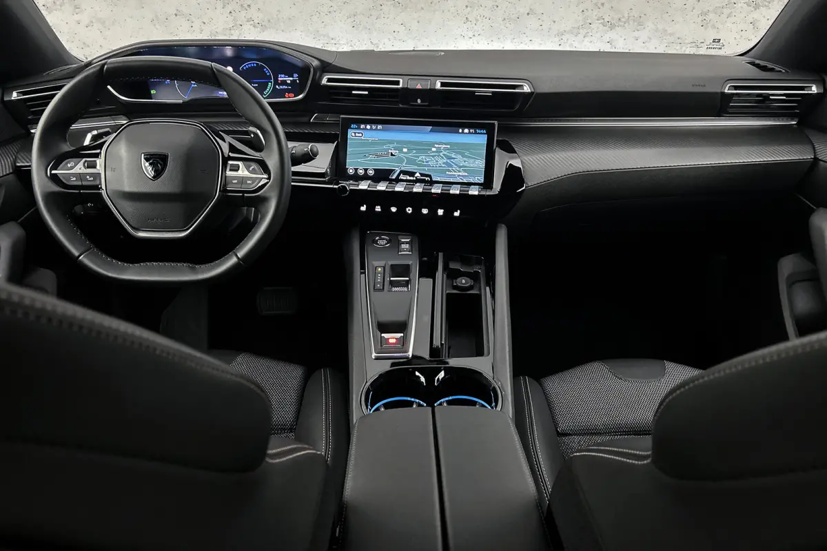 | KLH-01-N | 225 pk 1.6 Plug-in Hybrid | Draadloos Carplay | Adaptive Cruise | Camera rondom