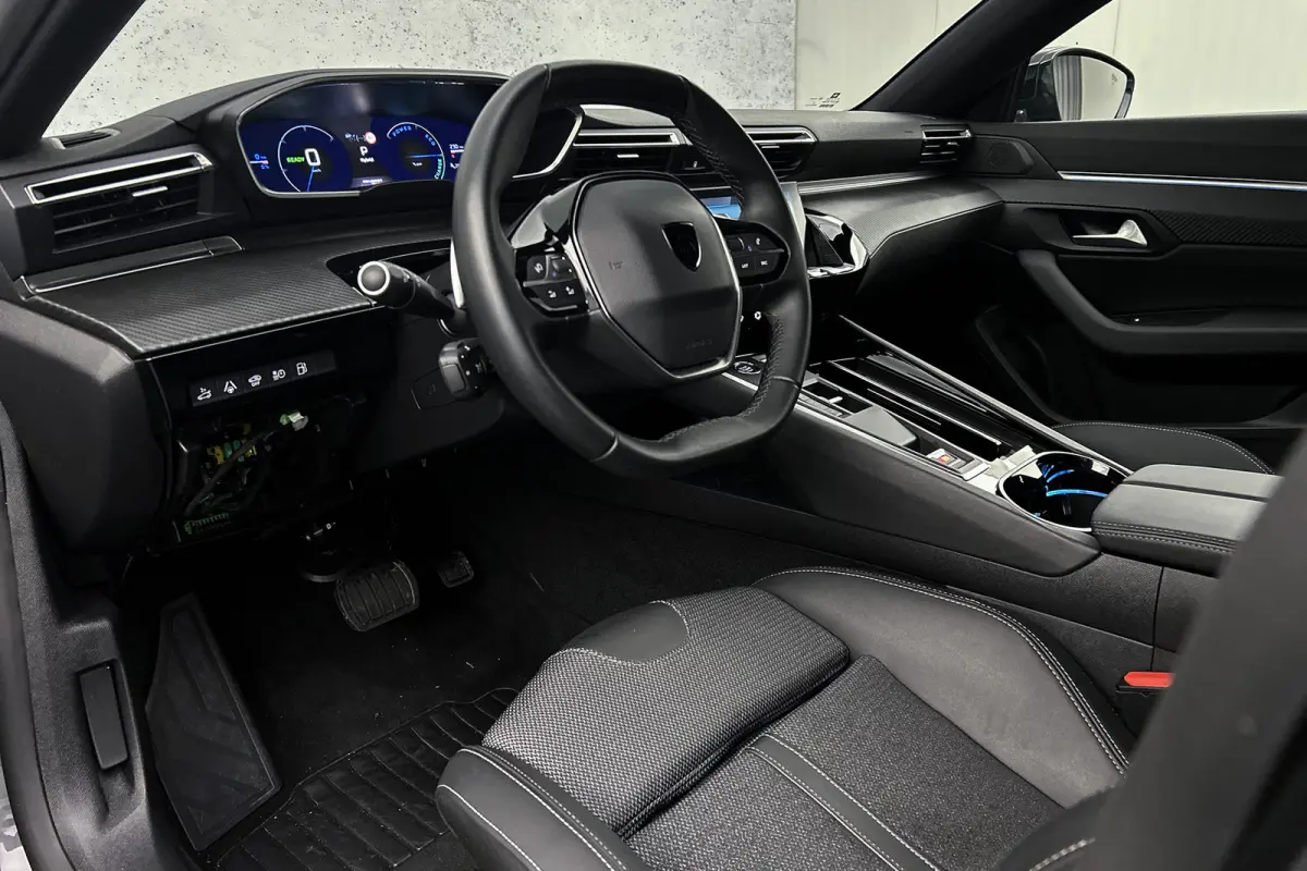 | KLH-01-N | 225 pk 1.6 Plug-in Hybrid | Draadloos Carplay | Adaptive Cruise | Camera rondom