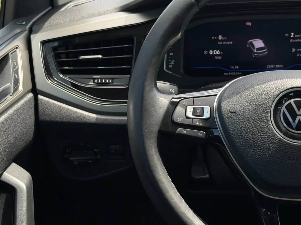 1.0 TSI Comfortline Business | Camera | Carplay | PDC |