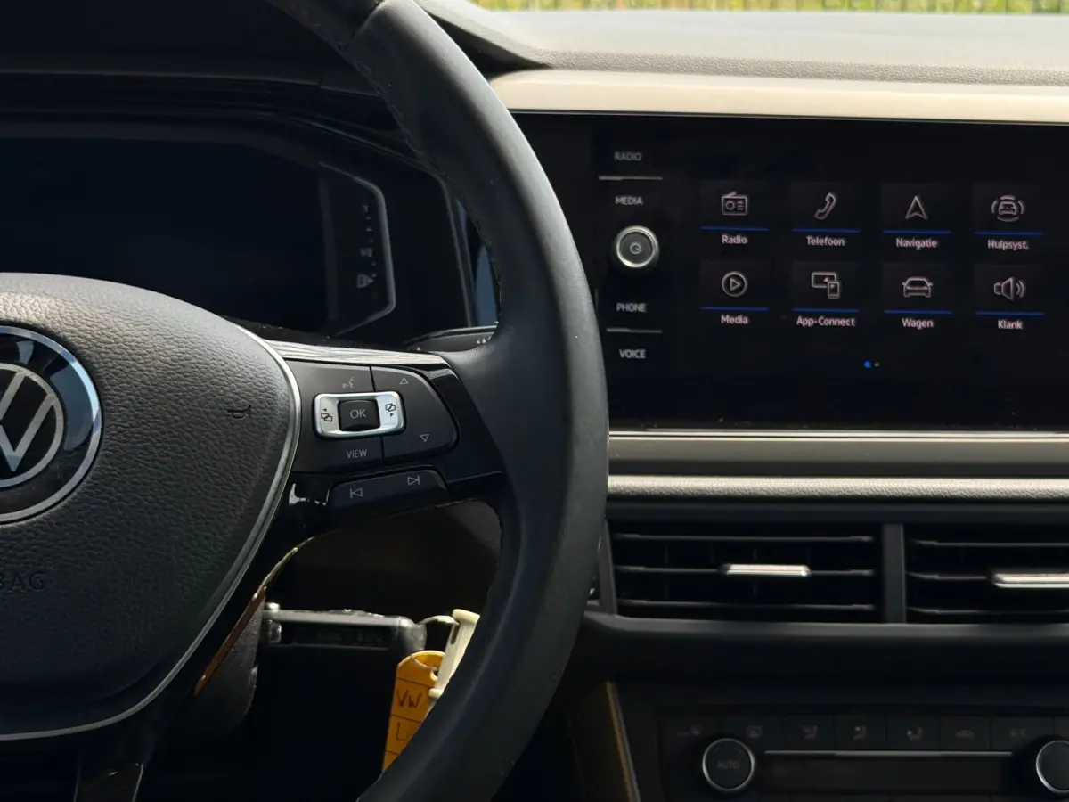 1.0 TSI Comfortline Business | Camera | Carplay | PDC |