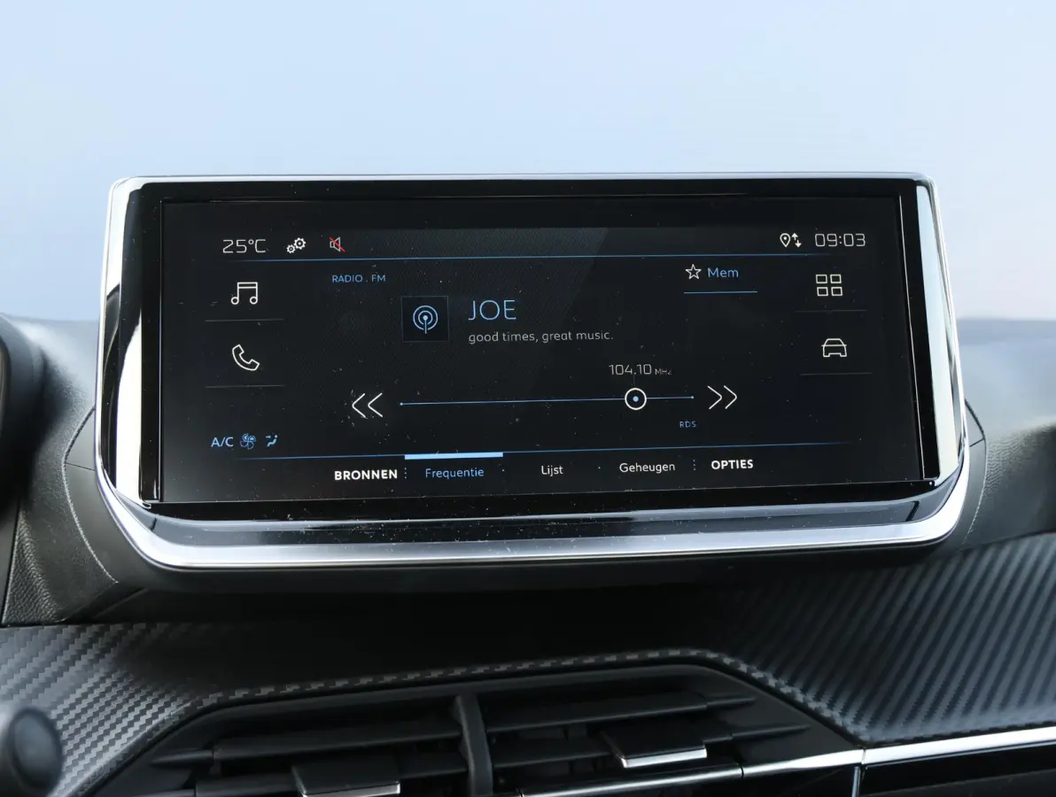 1.2 Turbo 100 Business UNIEK Handgeschakeld | Camera | LED | Airco | Navigatie via Apple Carplay & Android Auto