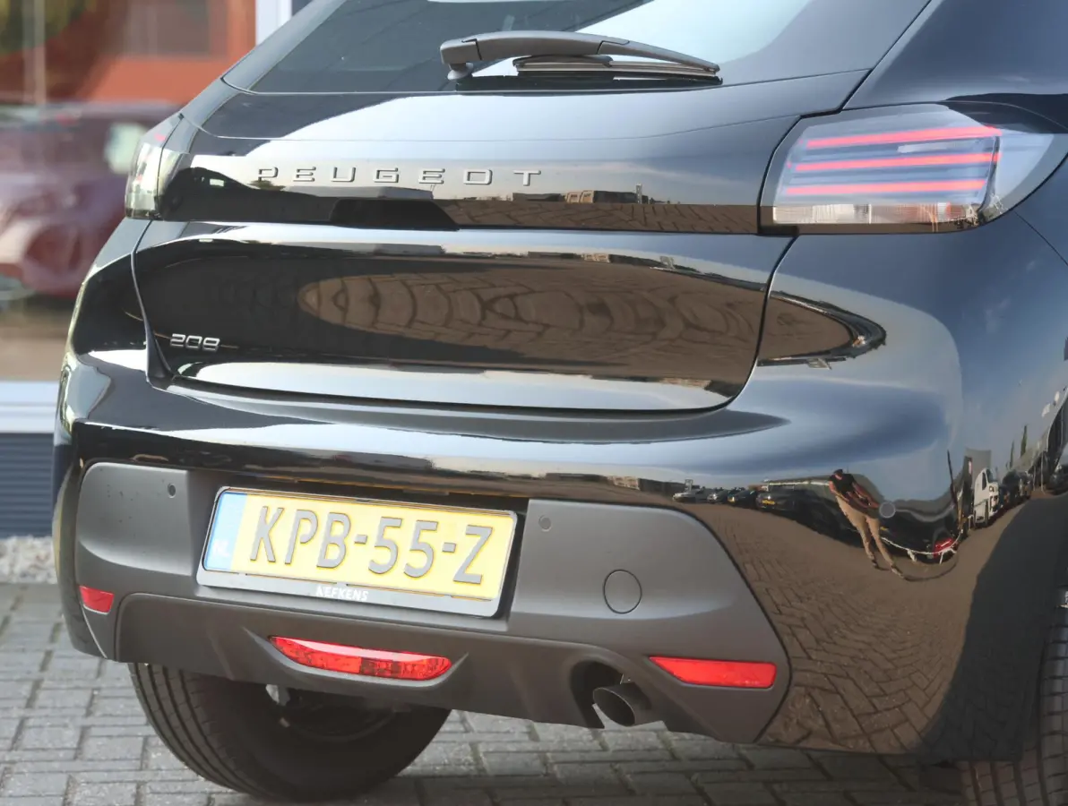 1.2 Turbo 100 Business UNIEK Handgeschakeld | Camera | LED | Airco | Navigatie via Apple Carplay & Android Auto