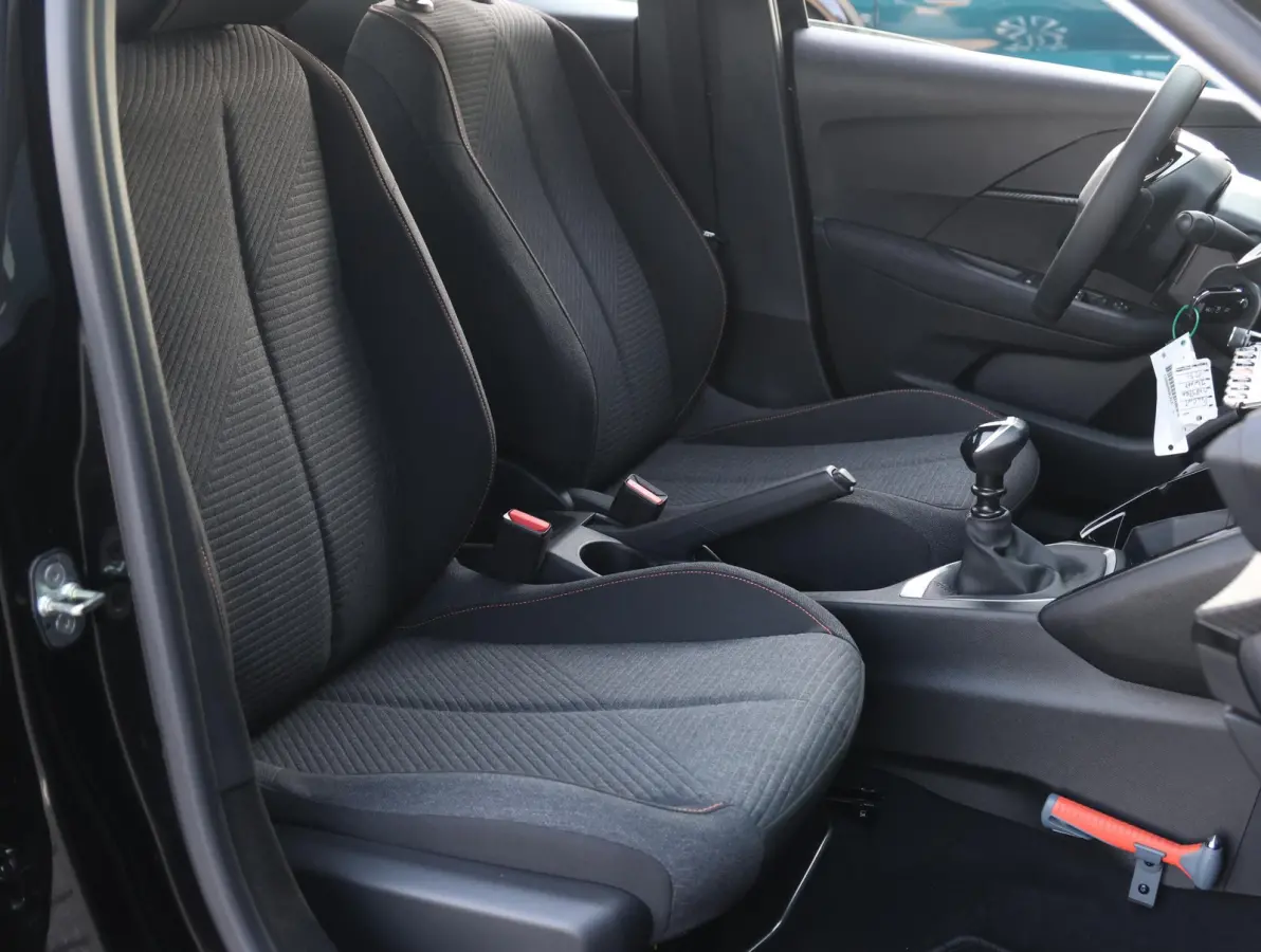 1.2 Turbo 100 Business UNIEK Handgeschakeld | Camera | LED | Airco | Navigatie via Apple Carplay & Android Auto