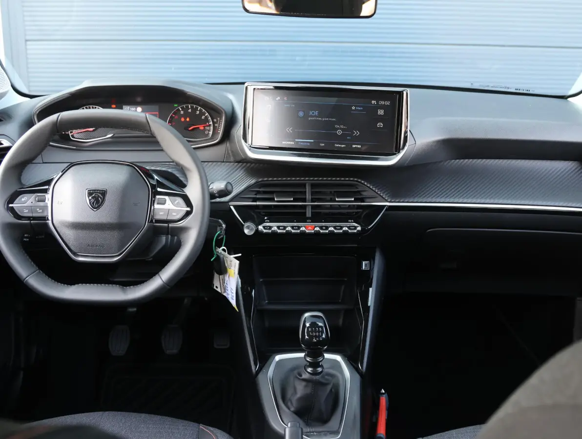 1.2 Turbo 100 Business UNIEK Handgeschakeld | Camera | LED | Airco | Navigatie via Apple Carplay & Android Auto