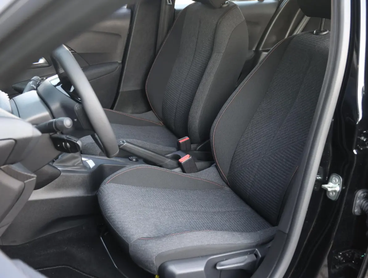 1.2 Turbo 100 Business UNIEK Handgeschakeld | Camera | LED | Airco | Navigatie via Apple Carplay & Android Auto