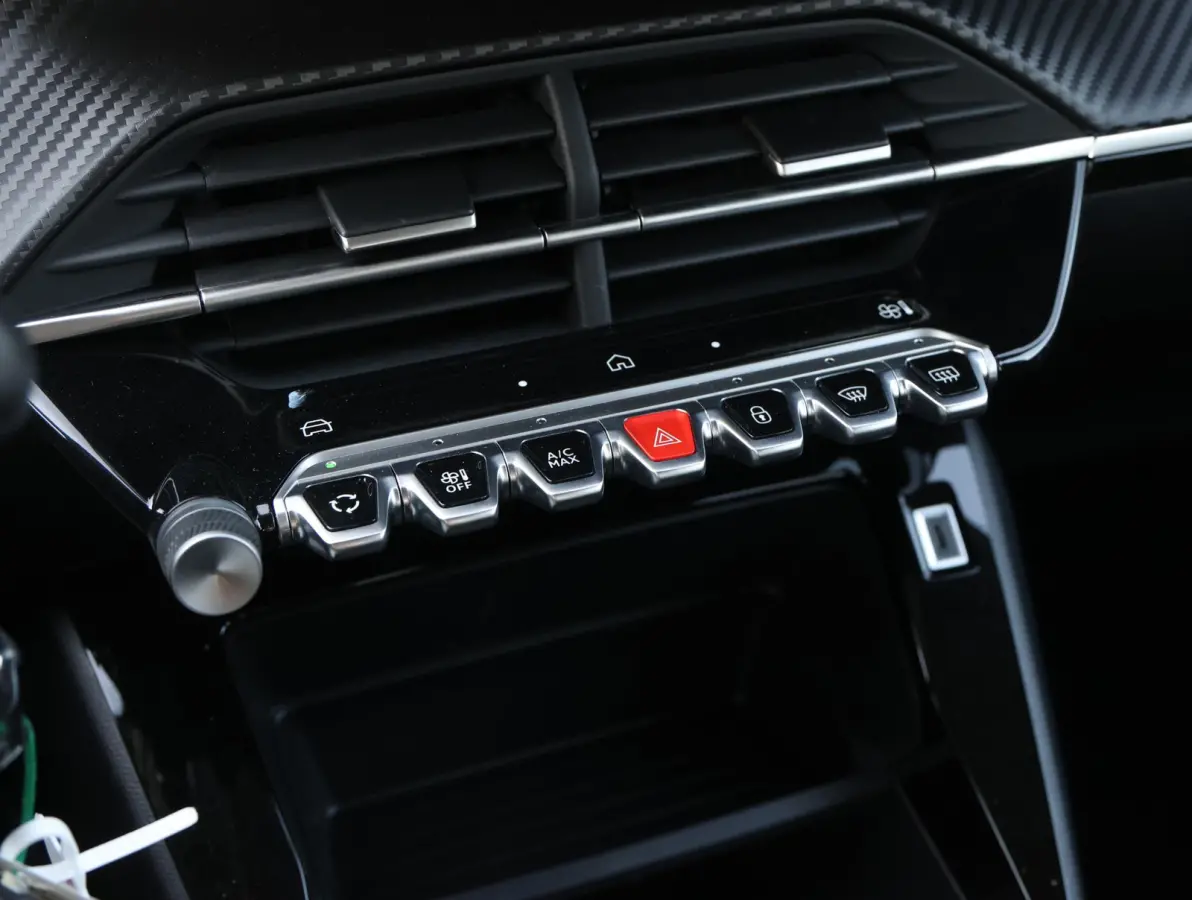 1.2 Turbo 100 Business UNIEK Handgeschakeld | Camera | LED | Airco | Navigatie via Apple Carplay & Android Auto