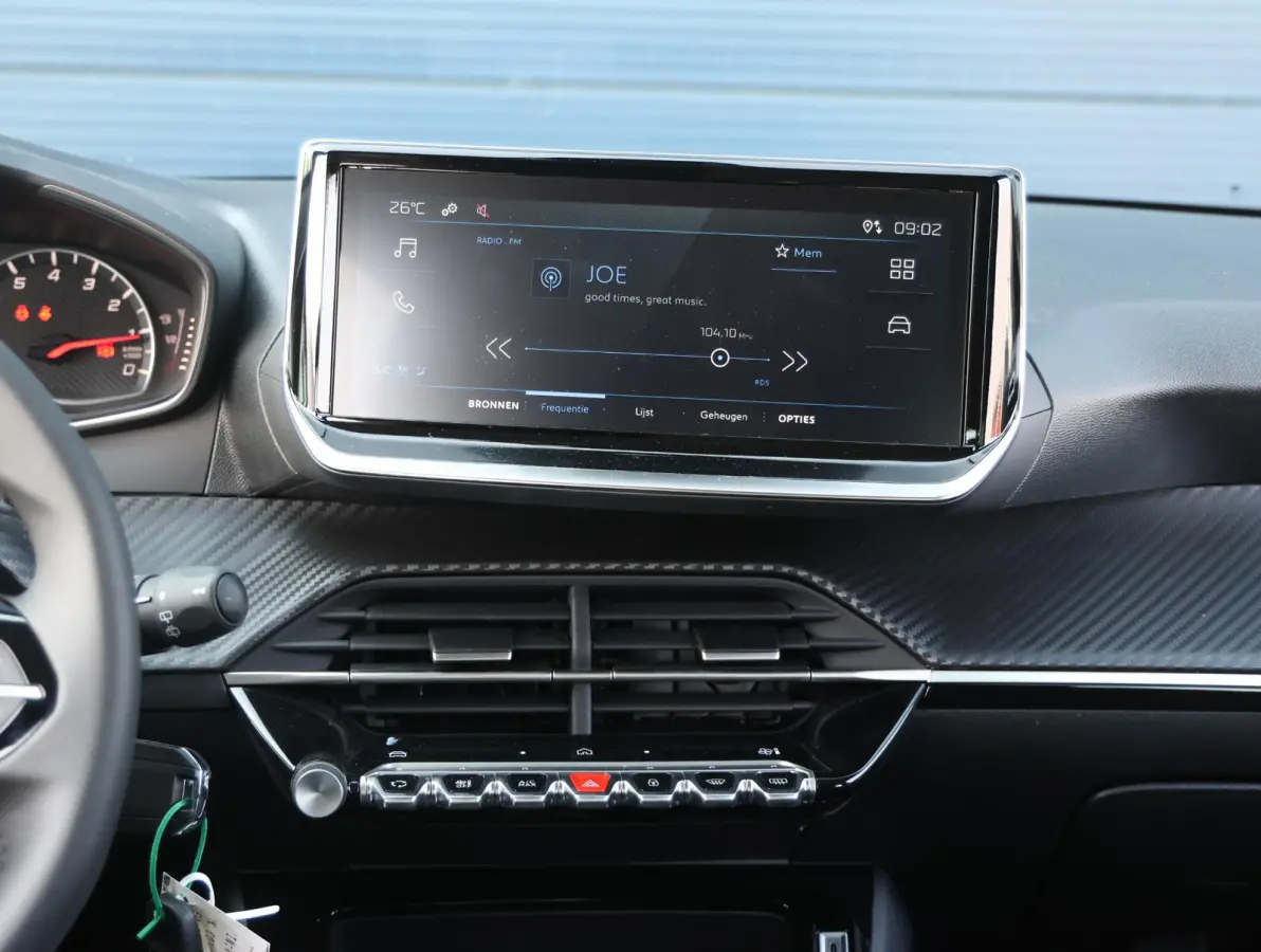 1.2 Turbo 100 Business UNIEK Handgeschakeld | Camera | LED | Airco | Navigatie via Apple Carplay & Android Auto
