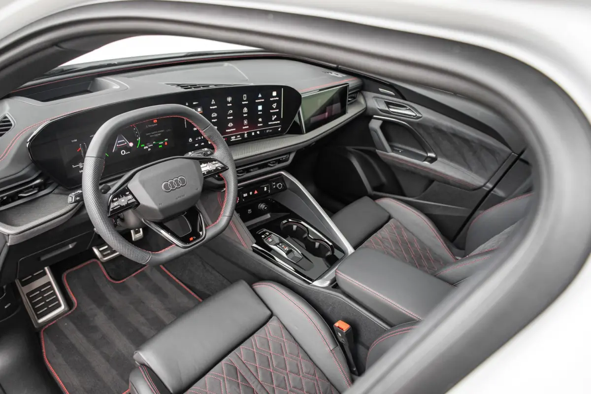 2.0 e-hybrid 367pk quattro S edition Competition | Panoramadak | B&O | 22" Velgen | Head-up | ACC | Tech Pro Pakket | 360 Camera