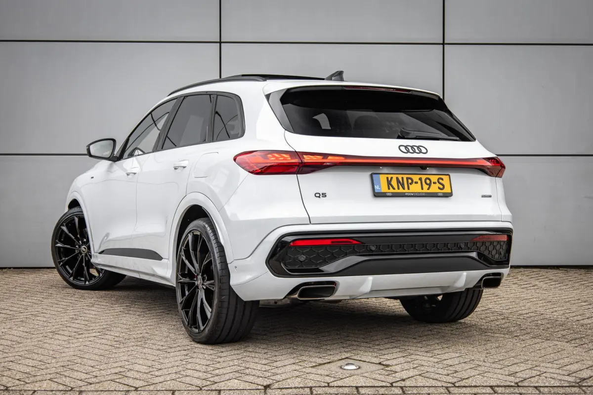 2.0 e-hybrid 367pk quattro S edition Competition | Panoramadak | B&O | 22" Velgen | Head-up | ACC | Tech Pro Pakket | 360 Camera