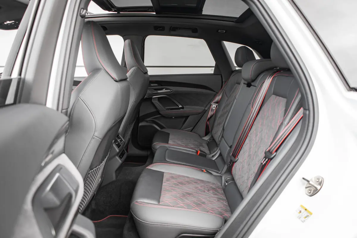 2.0 e-hybrid 367pk quattro S edition Competition | Panoramadak | B&O | 22" Velgen | Head-up | ACC | Tech Pro Pakket | 360 Camera