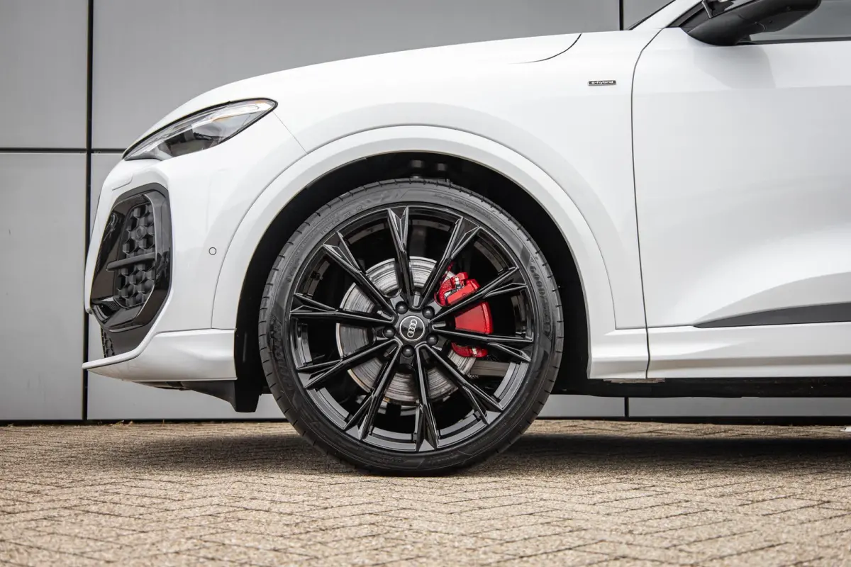 2.0 e-hybrid 367pk quattro S edition Competition | Panoramadak | B&O | 22" Velgen | Head-up | ACC | Tech Pro Pakket | 360 Camera