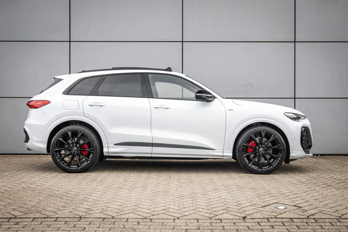 2.0 e-hybrid 367pk quattro S edition Competition | Panoramadak | B&O | 22" Velgen | Head-up | ACC | Tech Pro Pakket | 360 Camera