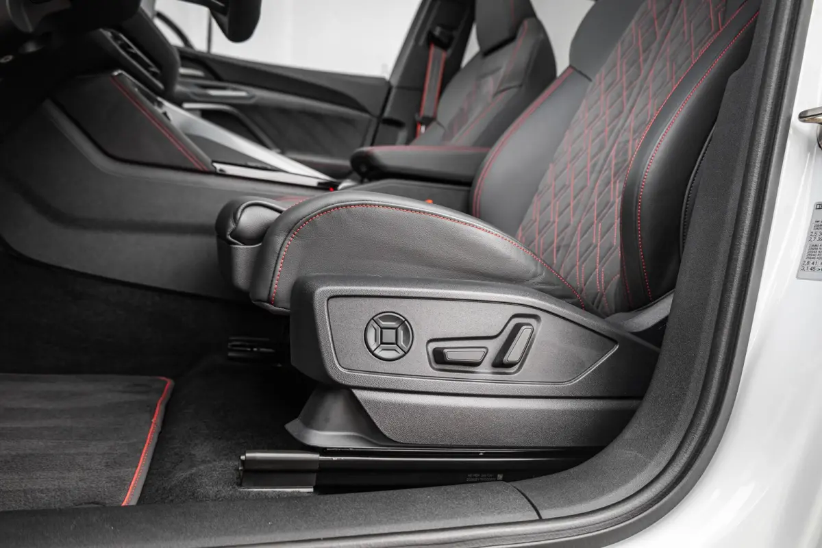 2.0 e-hybrid 367pk quattro S edition Competition | Panoramadak | B&O | 22" Velgen | Head-up | ACC | Tech Pro Pakket | 360 Camera