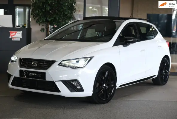 1.0 EcoTSI FR 110PK DSG Pro Black Edition Facelift Pano Alcantara Cam Led