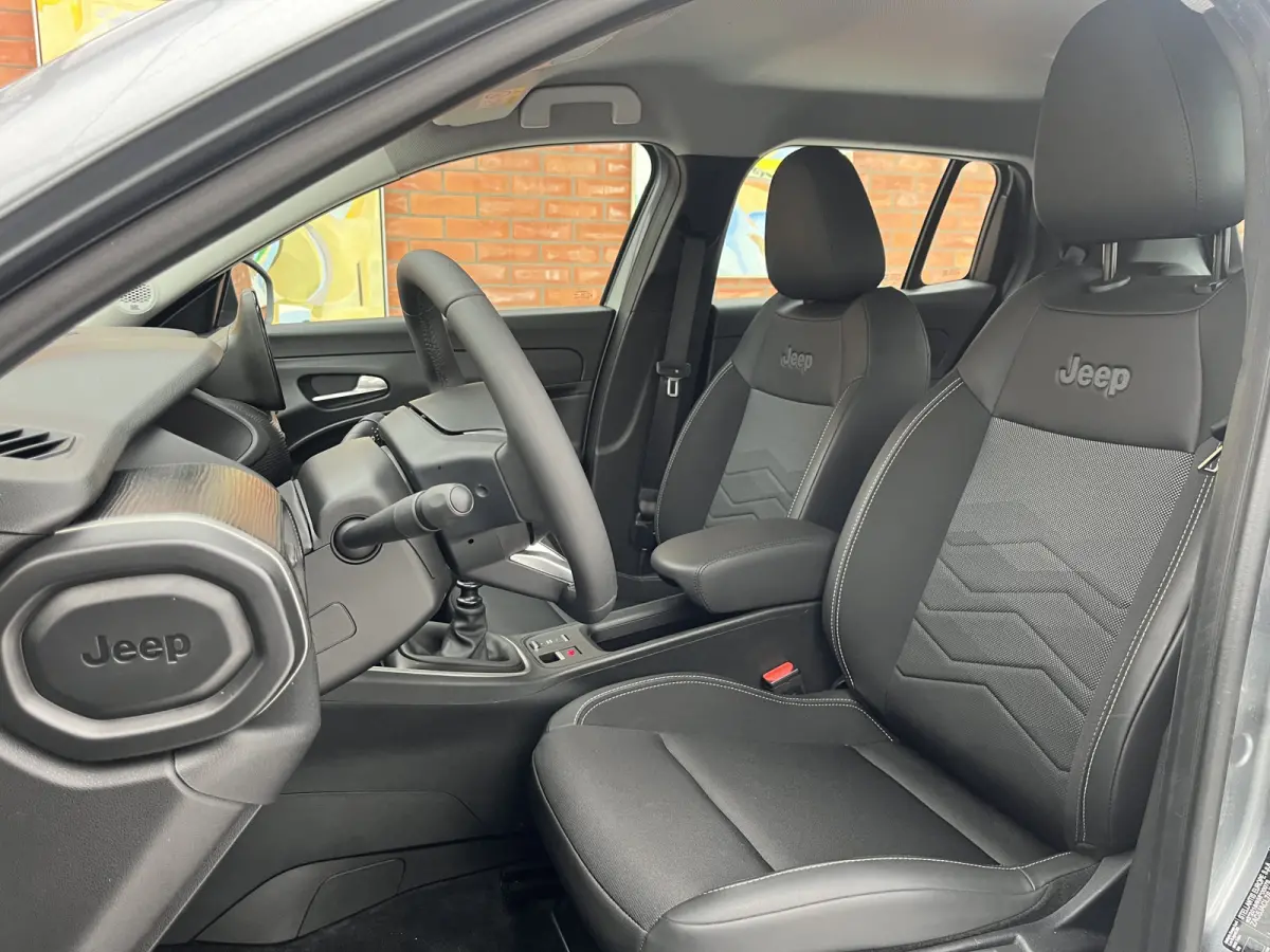 100 Black Altitude | Keyless | Adaptive Cruise Control | Elektrische achterklep | Achteruitrijcamera | Carplay/Android Auto |