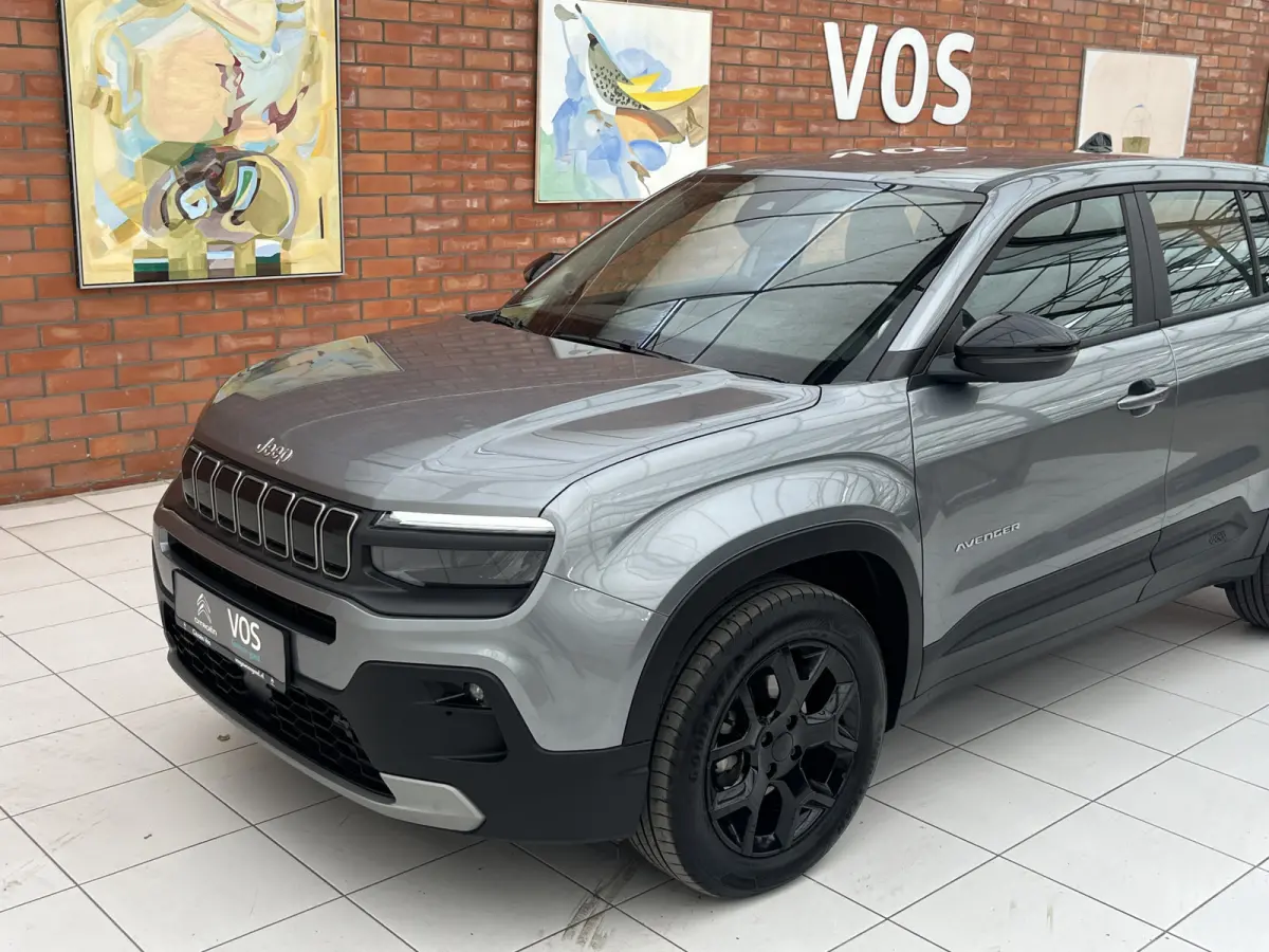 100 Black Altitude | Keyless | Adaptive Cruise Control | Elektrische achterklep | Achteruitrijcamera | Carplay/Android Auto |